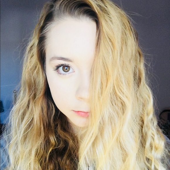 It’s me, Annaliese💜 - Picture 1 of 3